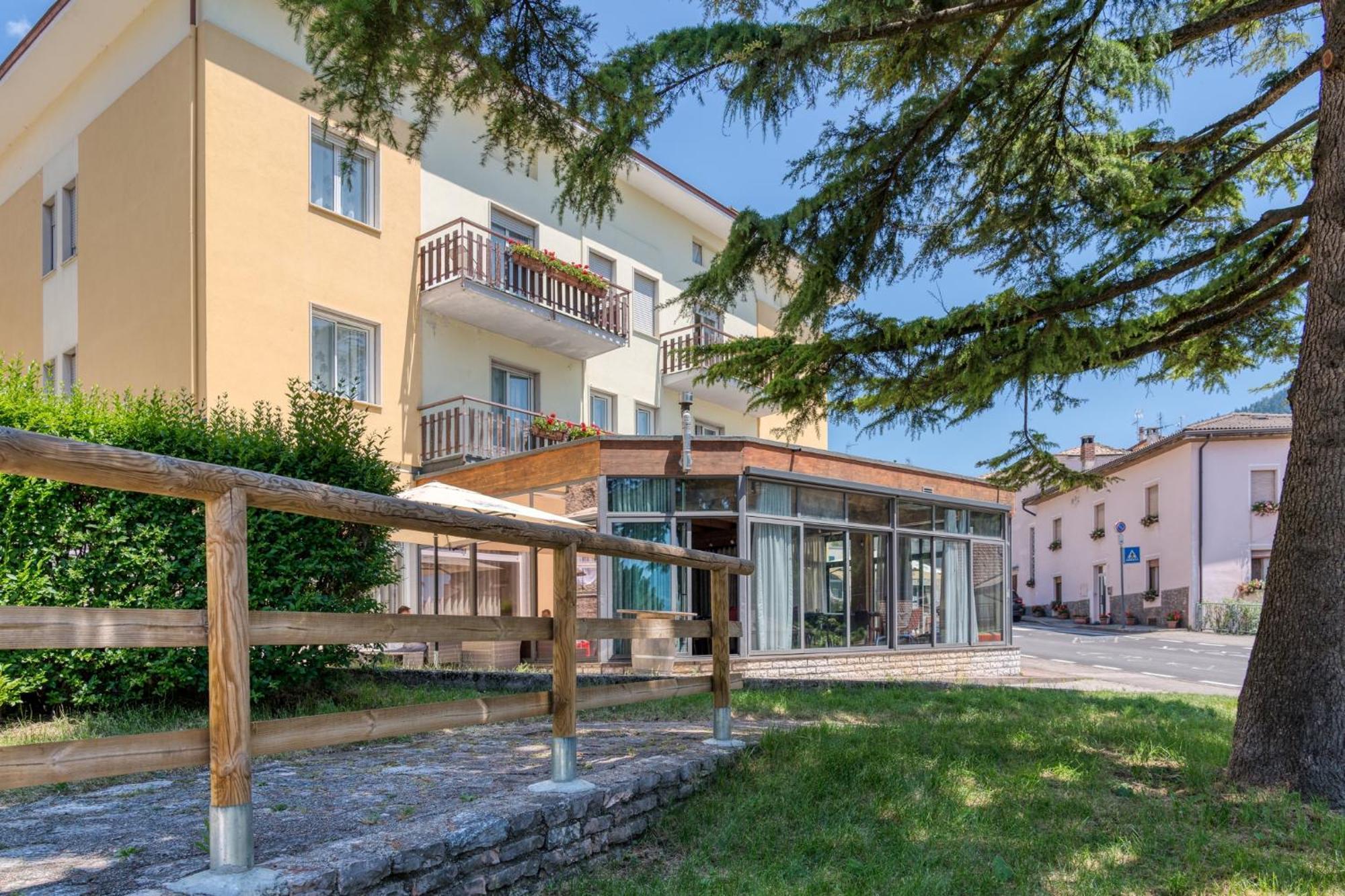Hotel Martinelli Ronzo-Chienis Dış mekan fotoğraf