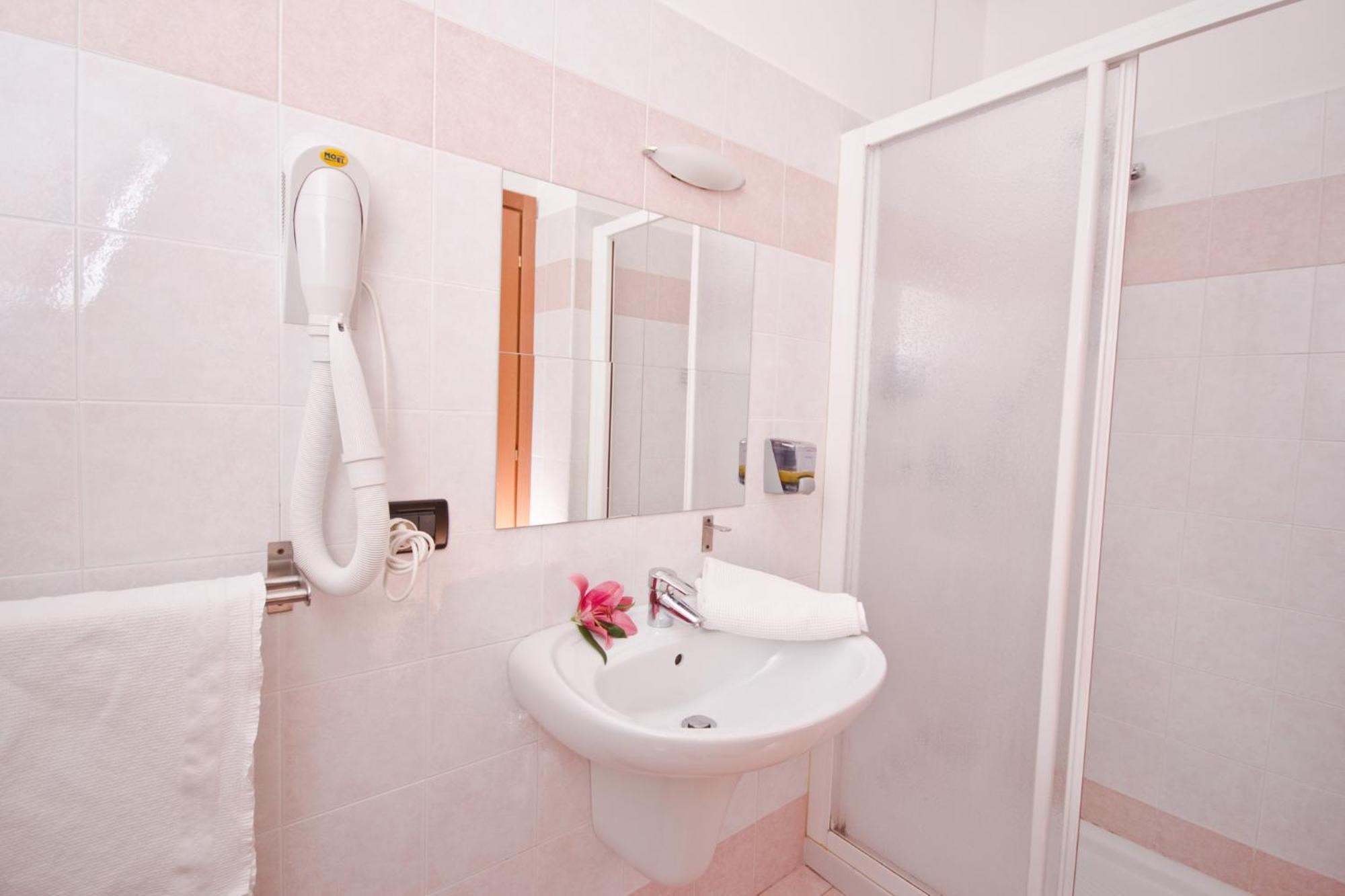 Hotel Martinelli Ronzo-Chienis Oda fotoğraf