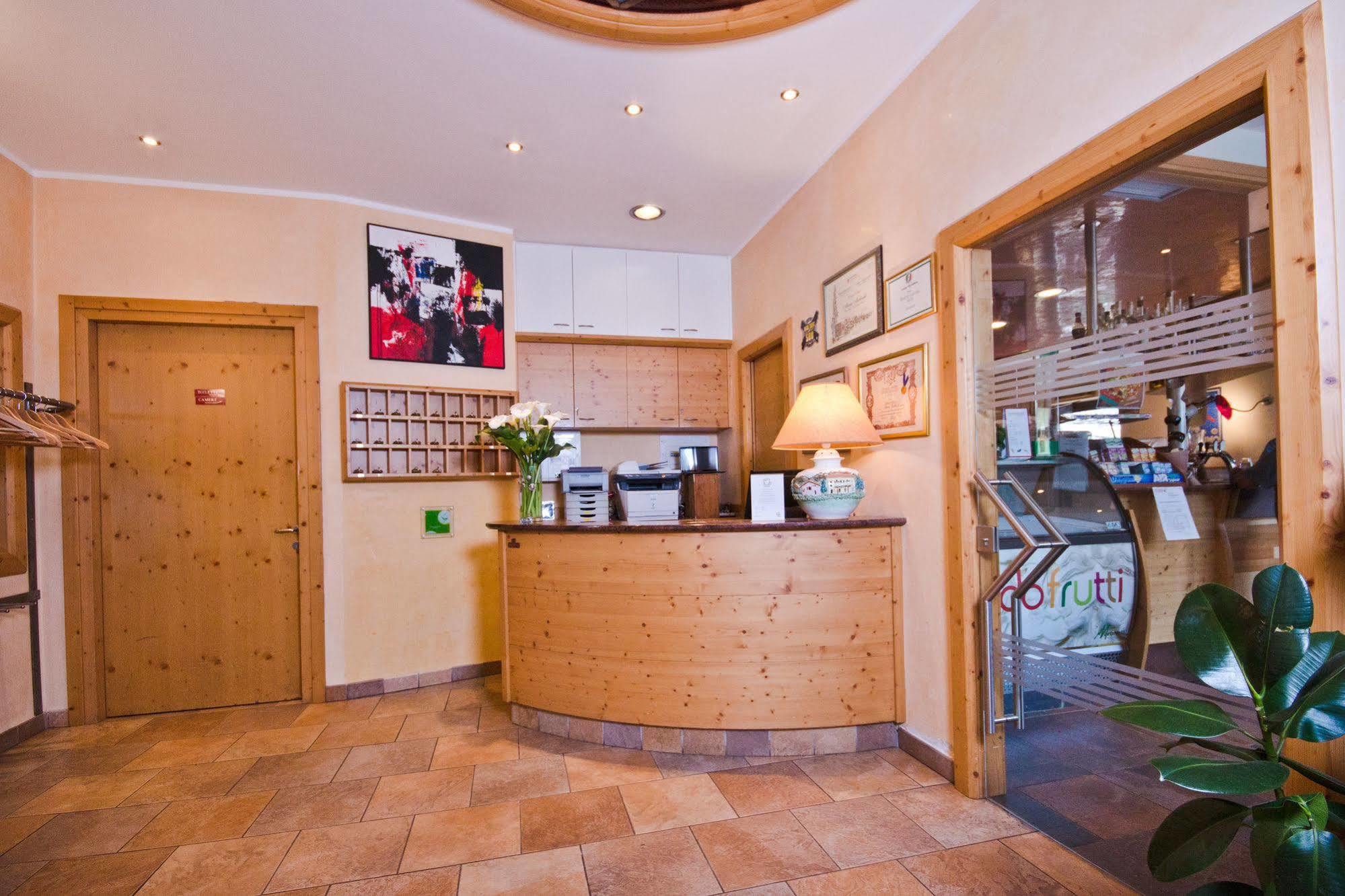 Hotel Martinelli Ronzo-Chienis Dış mekan fotoğraf